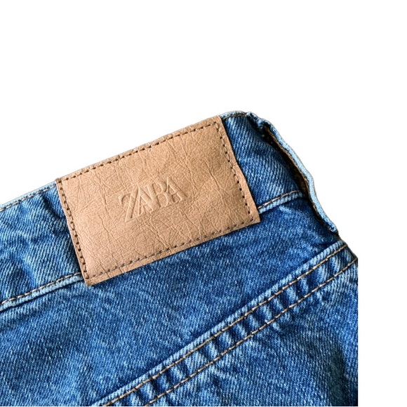 Zara Ultra High Rise Busted Right Knee Distressed Faded Wash Tapered Leg Jeans 4 - Picture 3 of 7